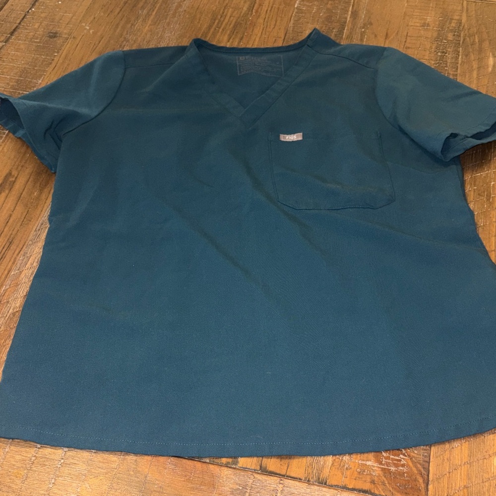 Figs Scrub top